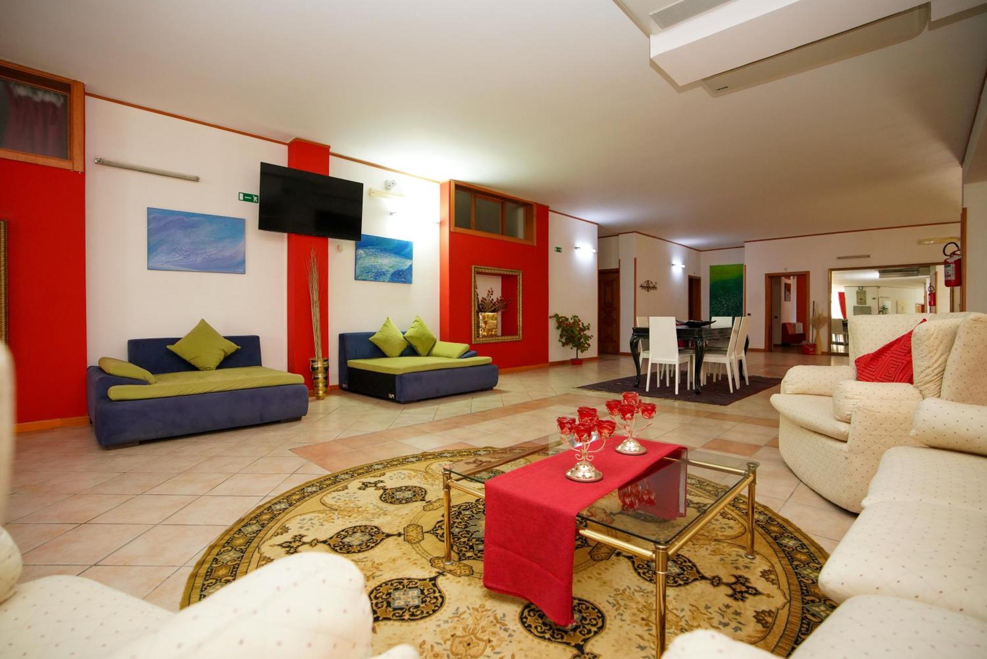 Aparthotel Lupiae *