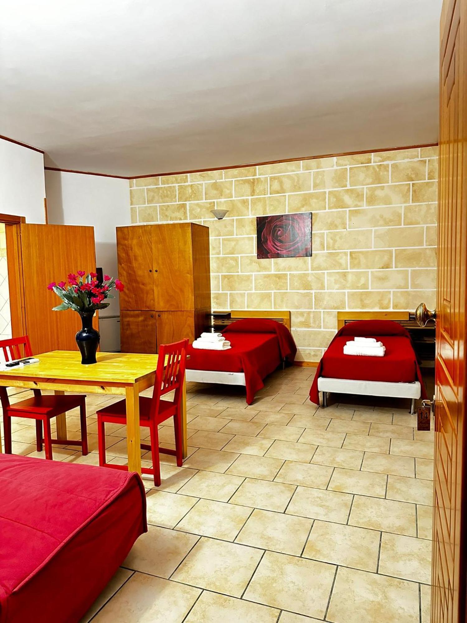 Aparthotel Lupiae *